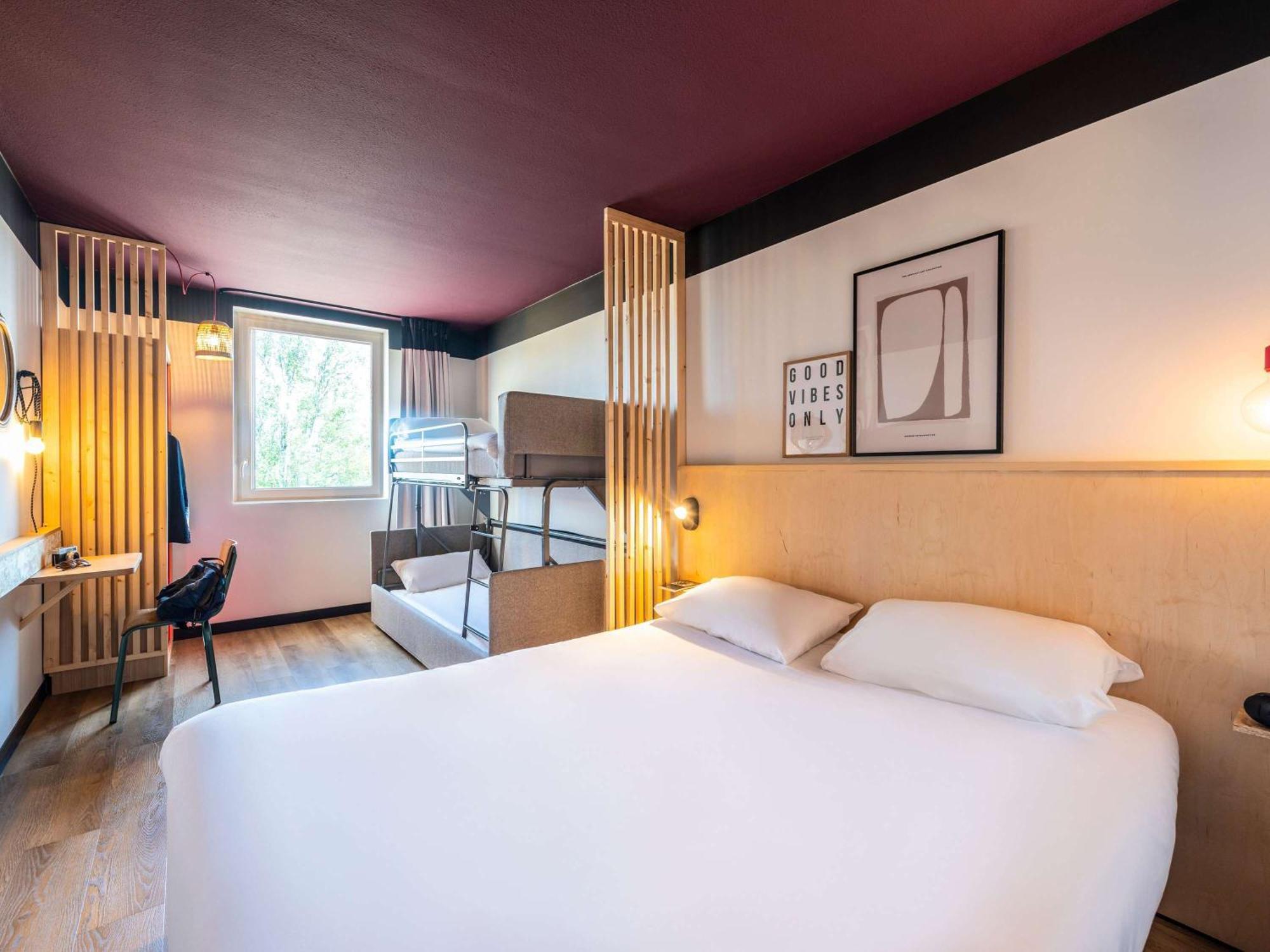 Greet Hotel Bourg-En-Bresse Sud Монтанья Экстерьер фото