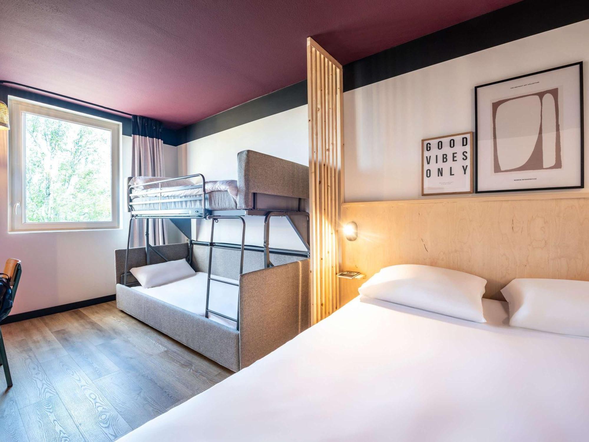 Greet Hotel Bourg-En-Bresse Sud Монтанья Экстерьер фото